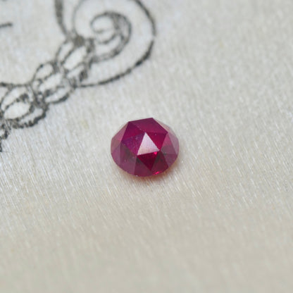 ルビー 0.11ct ローズカット 約2.8mm【MJ2973-2】