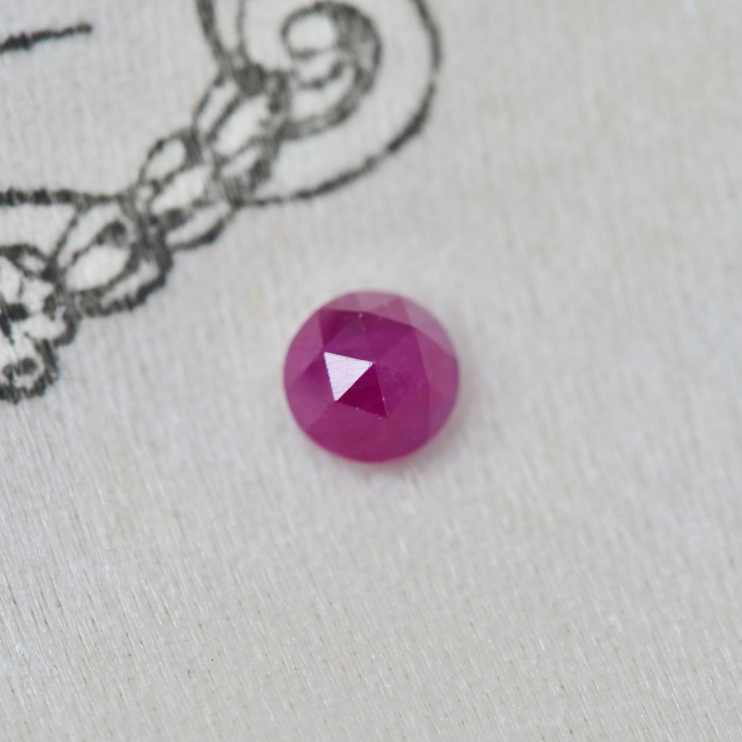 ルビー 0.15ct ローズカット 約2.9mm【MJ2973-3】