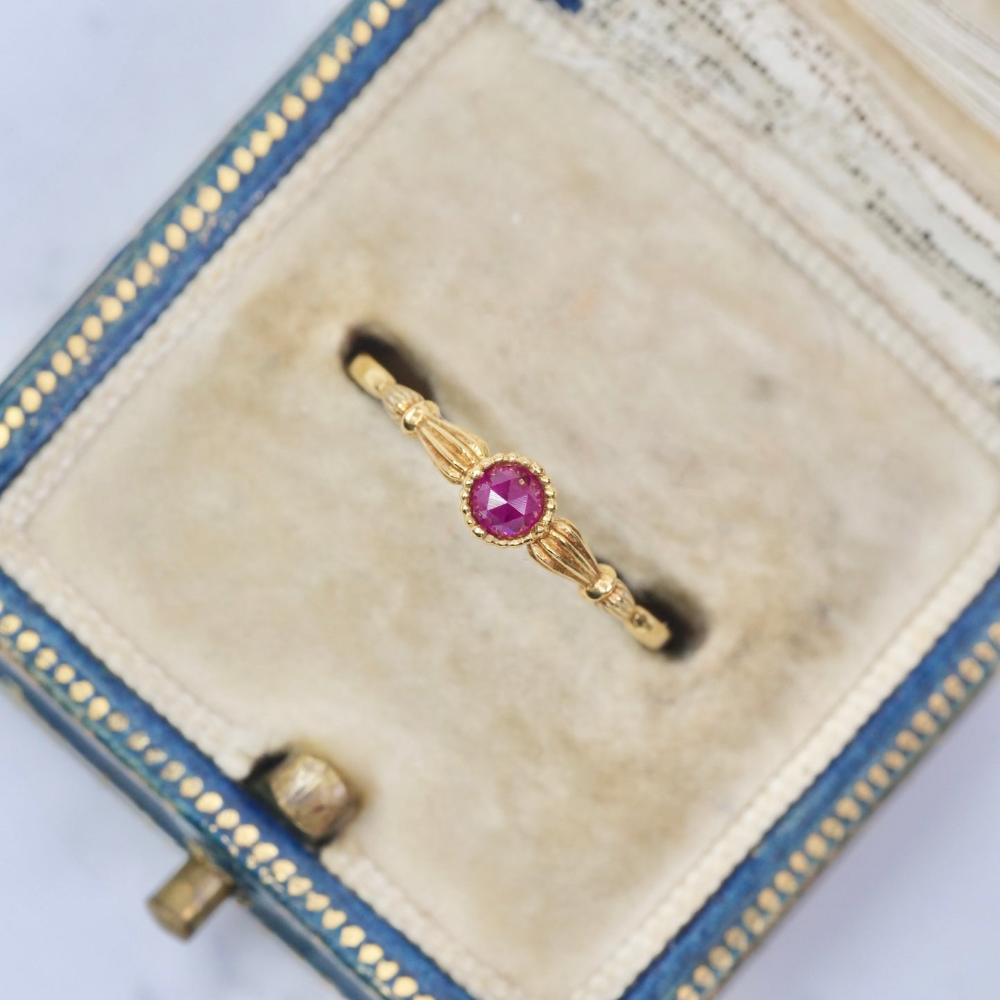 ルビー 0.15ct ローズカット 約2.9mm【MJ2973-3】