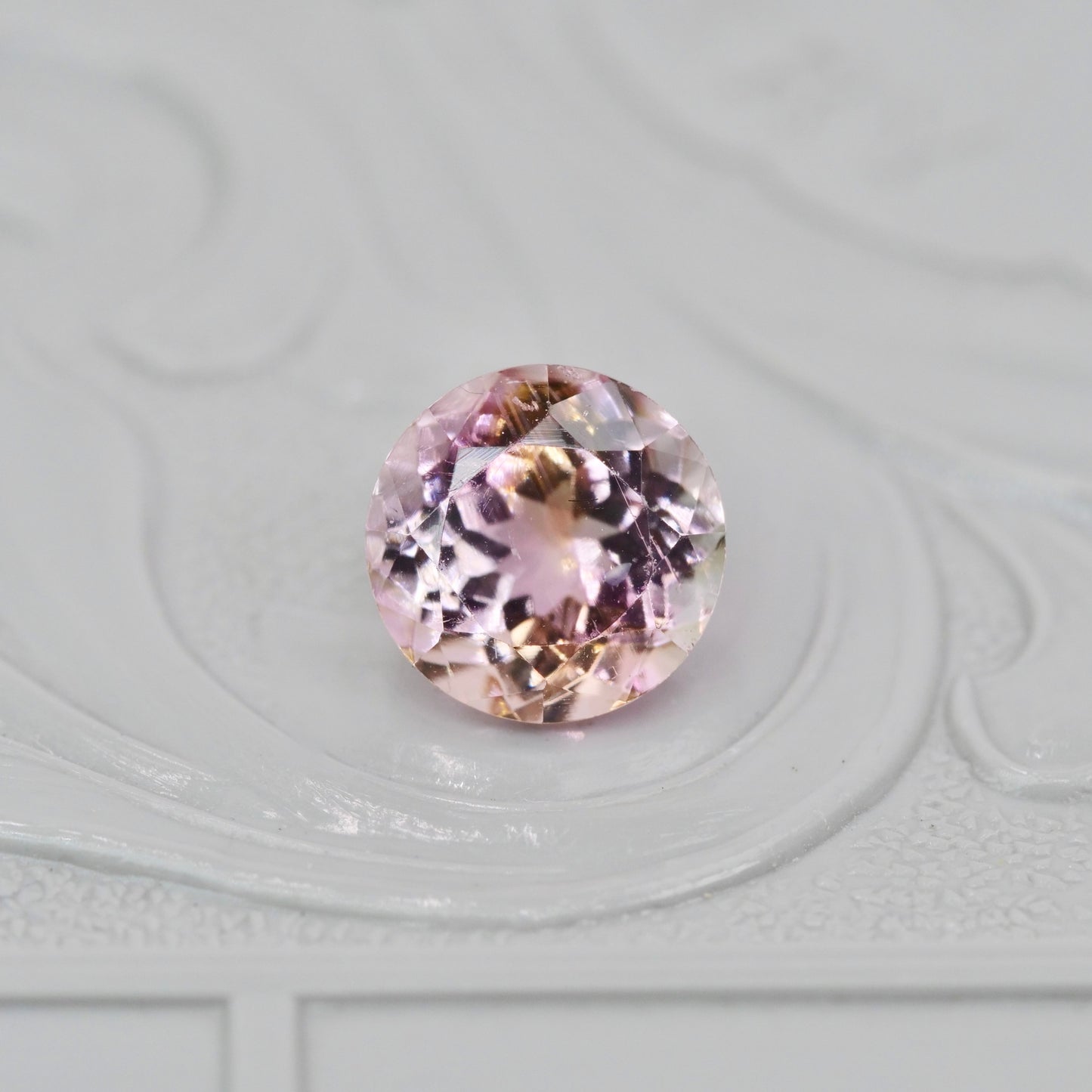 フルーティートルマリン 1.16ct ラウンドカット 6.2mm×6.2mm×4.6mm【MJ2975】