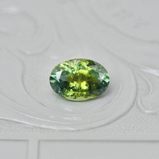 バイカラートルマリン 0.91ct オーバルカット 7.2mm×5.0mm×3.6mm【MJ2976】