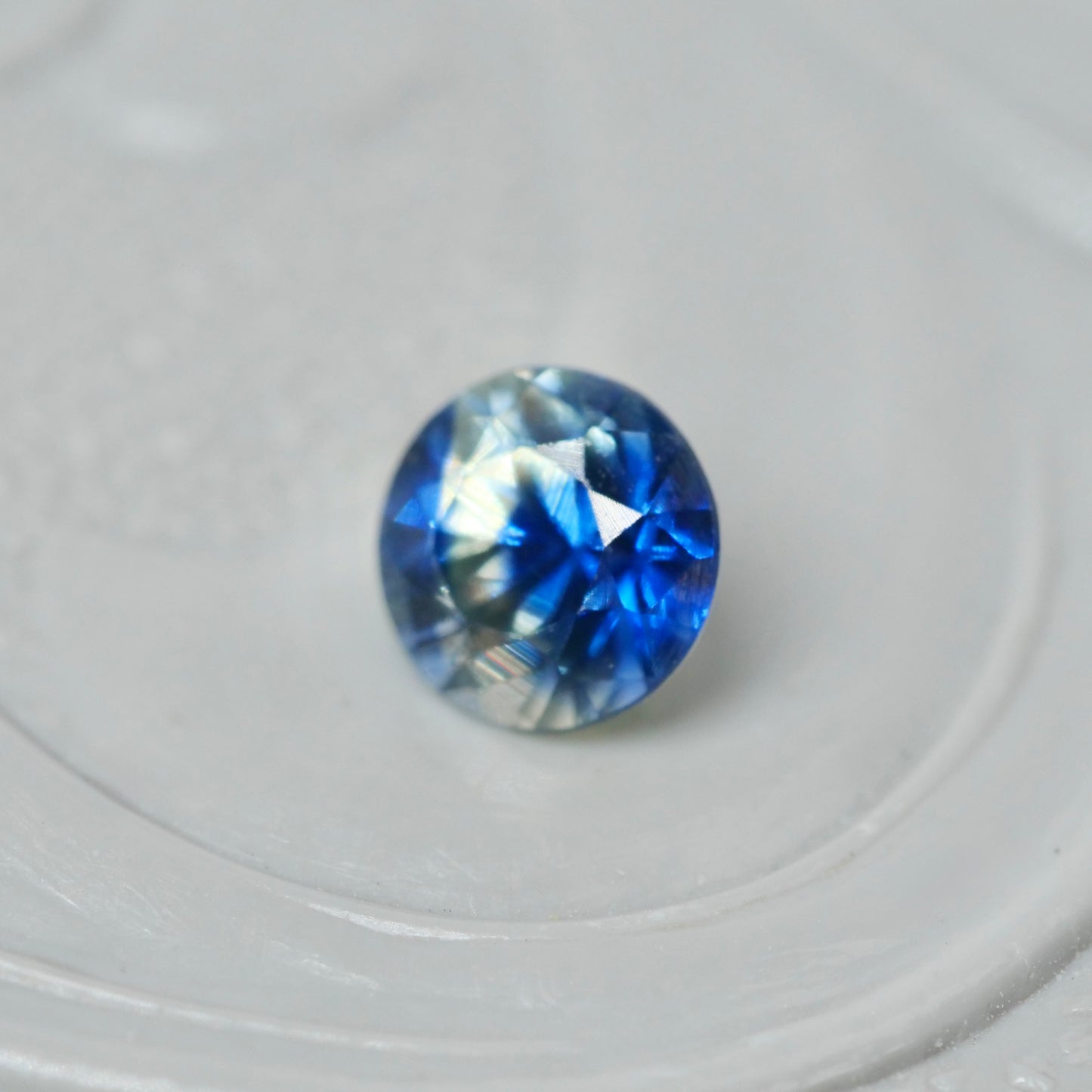ティールサファイア 0.24ct ラウンドカット 3.6mm×3.6mm×2.6mm【MJ2875】
