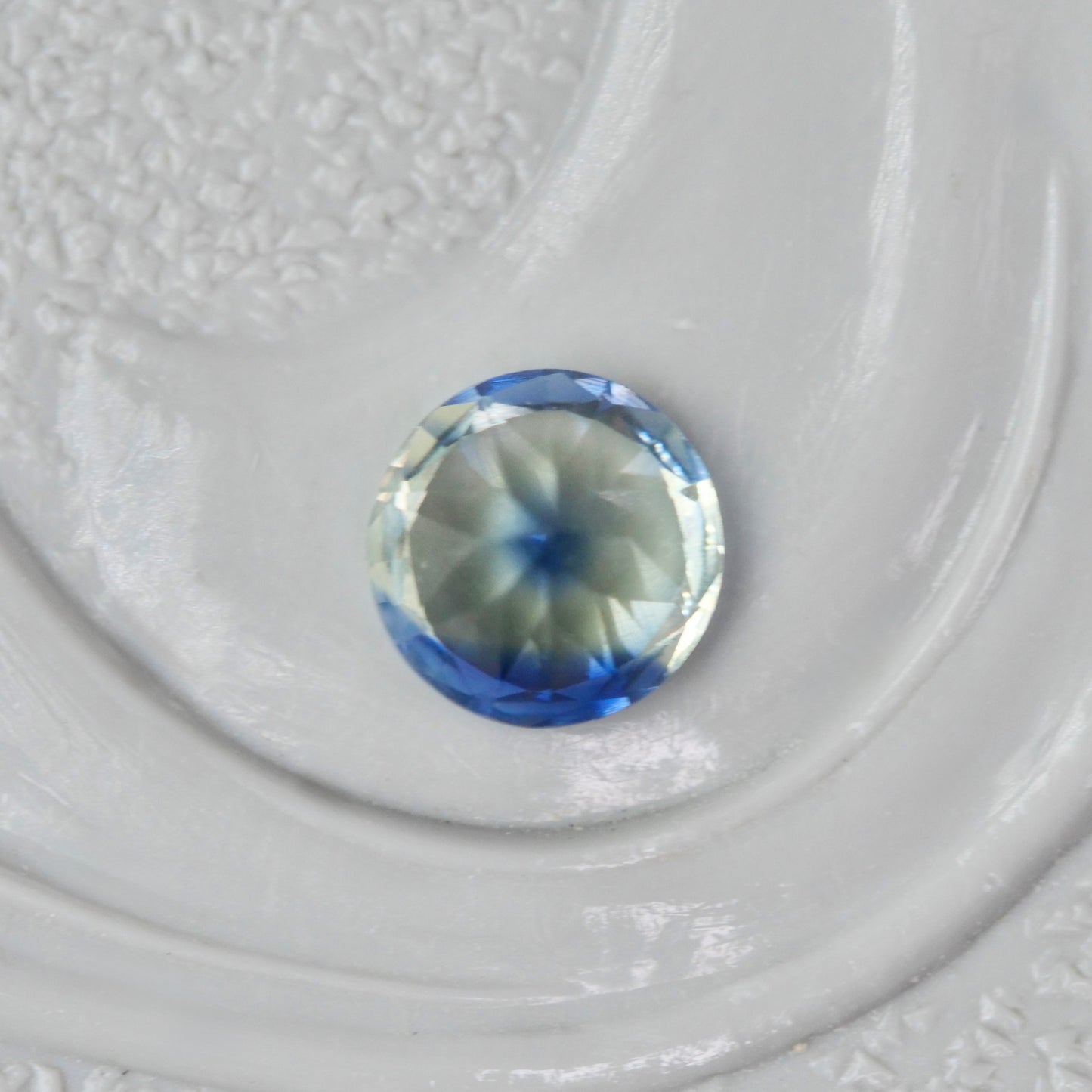 ティールサファイア 0.24ct ラウンドカット 3.6mm×3.6mm×2.6mm【MJ2875】