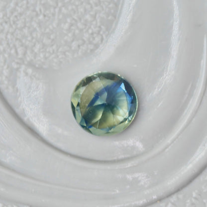 ティールサファイア 0.21ct ラウンドカット 3.6mm×3.5mm×2.3mm【MJ2876】