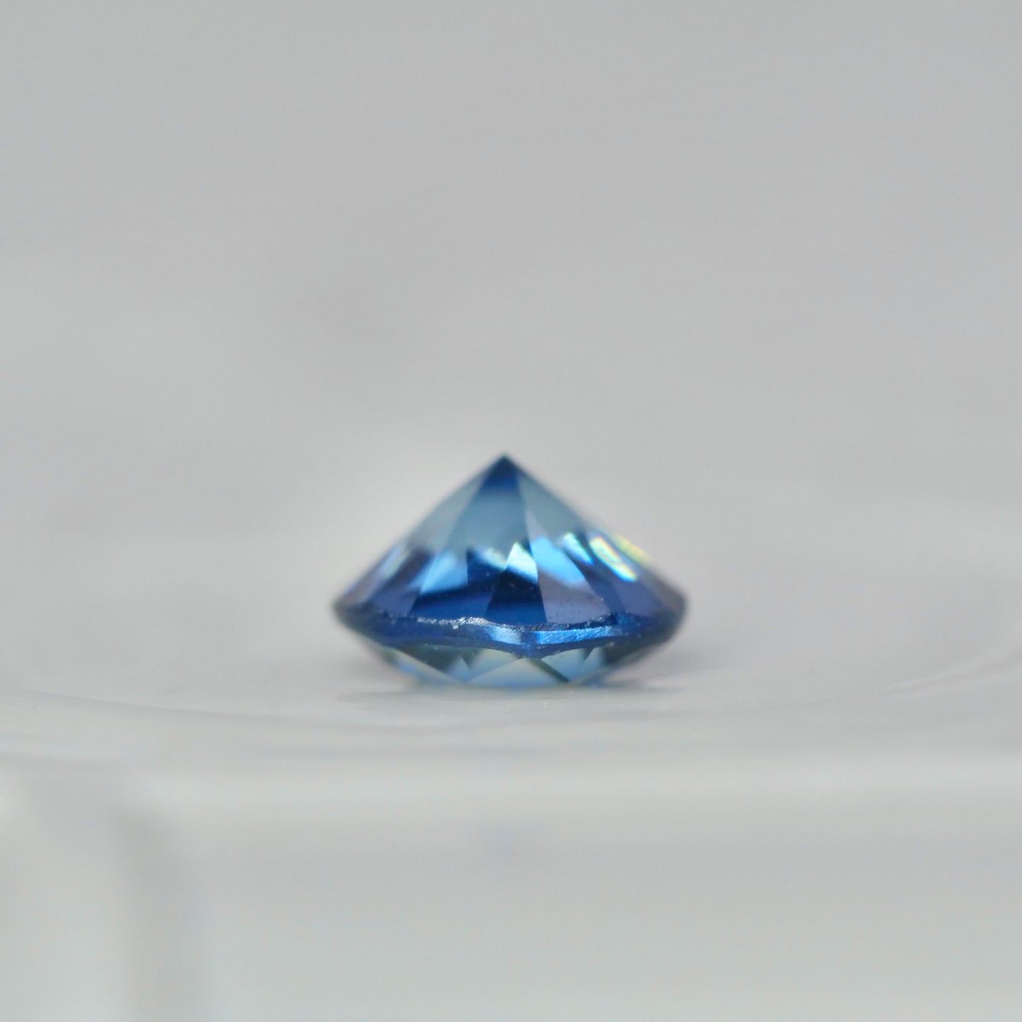 ティールサファイア 0.21ct ラウンドカット 3.5mm×3.4mm×2.2mm【MJ2877】
