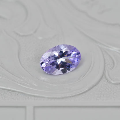 ピンクゾイサイト 0.64ct オーバルカット 6.8mm×4.6mm×3.1mm 【MJ2895】