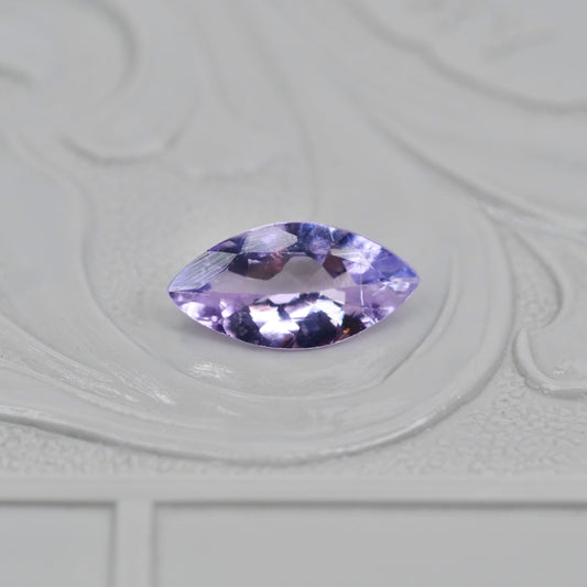 ピンクゾイサイト 0.46ct マーキスカット 8.1mm×4.1mm×2.2mm【MJ2896】