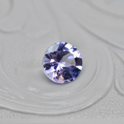 ピンクゾイサイト 0.47ct ラウンドカット 5.0mm×5.0mm×2.9mm 【MJ2897】
