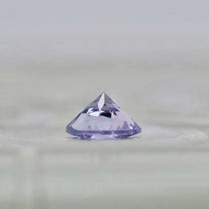 ピンクゾイサイト 0.47ct ラウンドカット 5.0mm×5.0mm×2.9mm 【MJ2897】