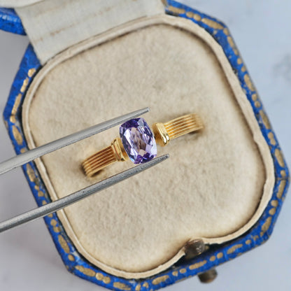 ピンクゾイサイト 0.79ct クッションミックスカット 6.9mm×4.9mm×2.6mm 【MJ2898】