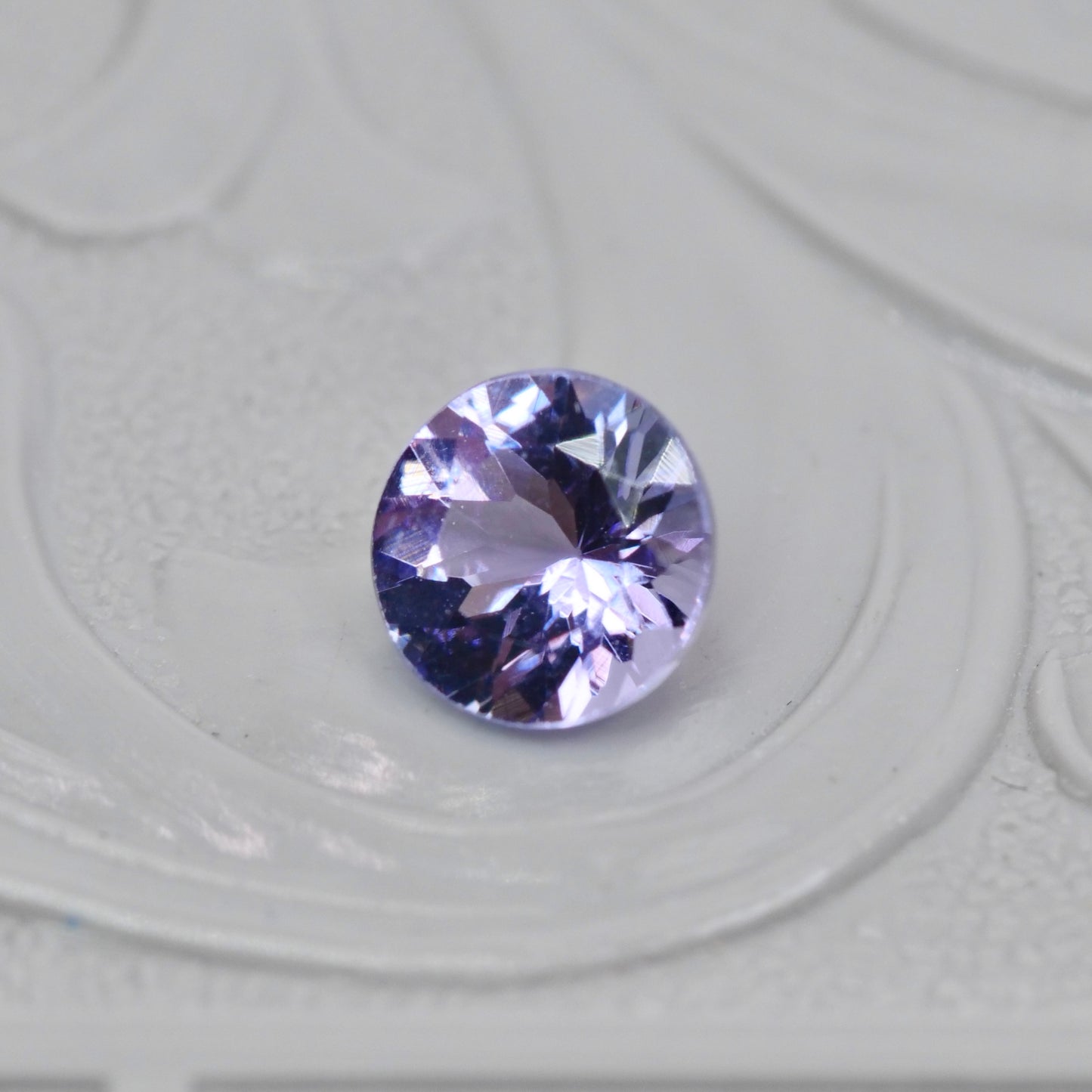 ピンクゾイサイト 0.49ct ラウンドカット  4.9mm×4.9mm×3.1mm【MJ2899】