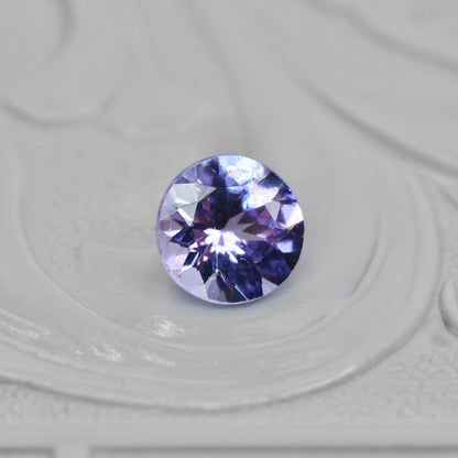 ピンクゾイサイト 0.49ct ラウンドカット  4.9mm×4.9mm×3.1mm【MJ2899】