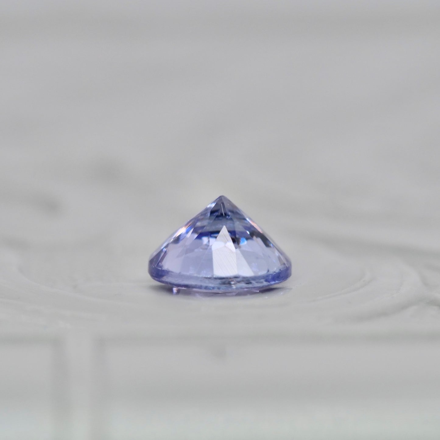 ピンクゾイサイト 0.49ct ラウンドカット  4.9mm×4.9mm×3.1mm【MJ2899】