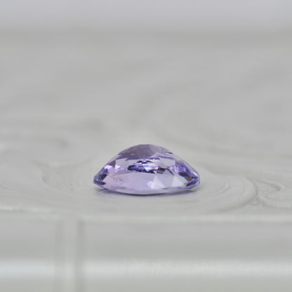 ピンクゾイサイト 0.69ct オーバルカット 6.9mm×4.9mm×3.0mm 【MJ2900】