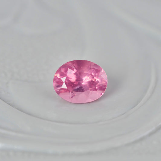 ピンクスピネル 0.18ct オーバルカット  3.7mm×2.9mm×2.4mm【MJ2858】