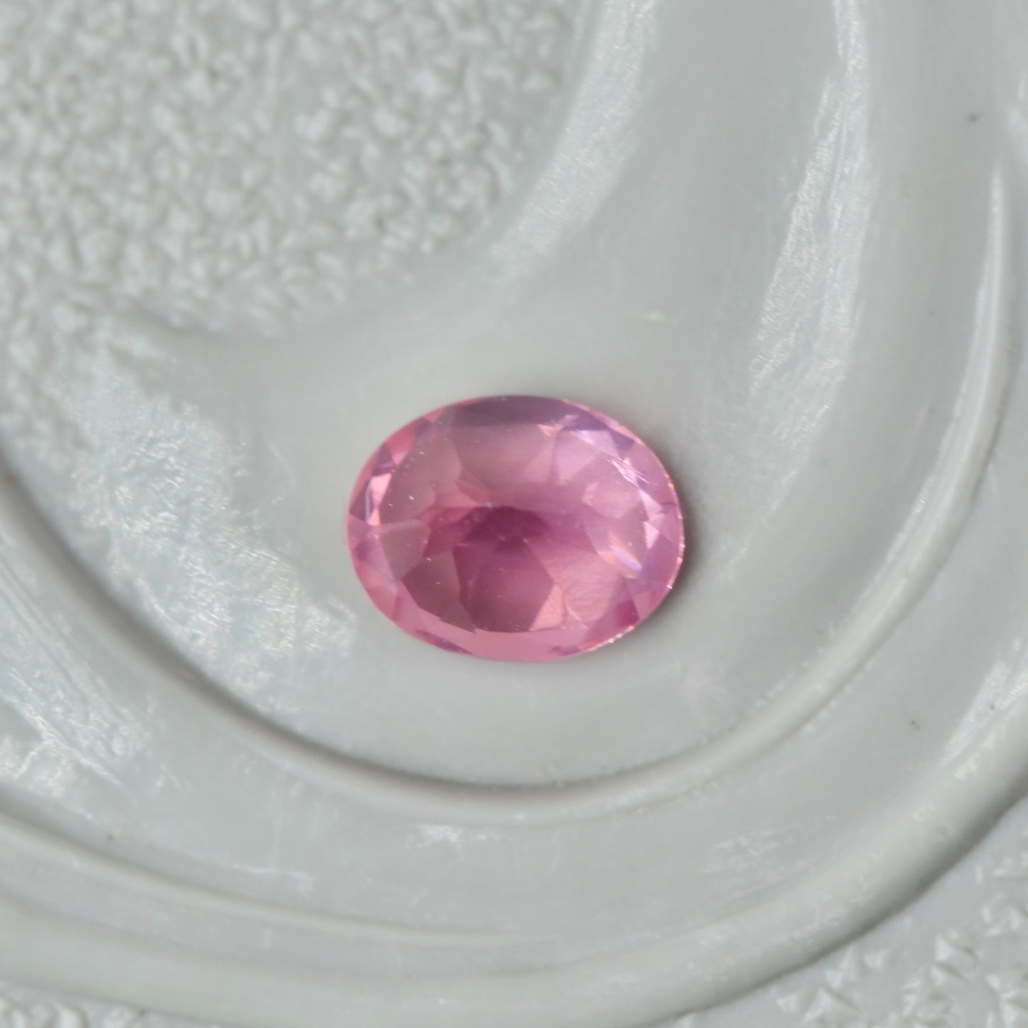 ピンクスピネル 0.18ct オーバルカット  3.7mm×2.9mm×2.4mm【MJ2858】