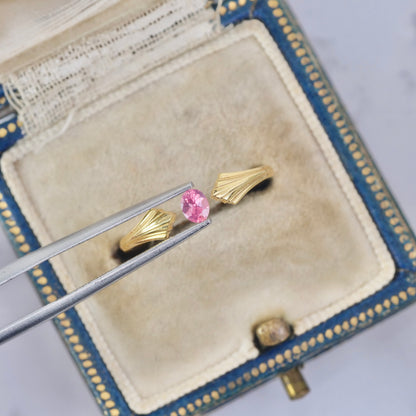 ピンクスピネル 0.18ct オーバルカット  3.7mm×2.9mm×2.4mm【MJ2858】