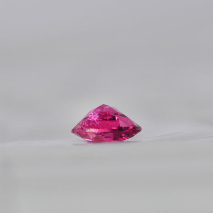 ピンクスピネル 0.10ct クッションカット  2.9mm×2.9mm×1.5mm【MJ2860】