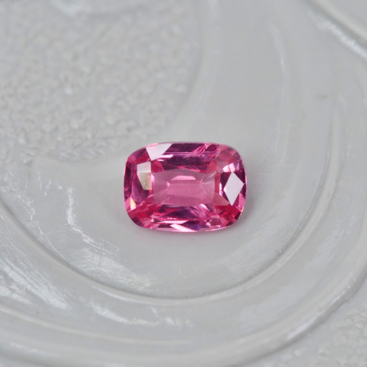 ピンクスピネル 0.17ct クッションカット  4.8mm×3.0mm×1.7mm【MJ2861】
