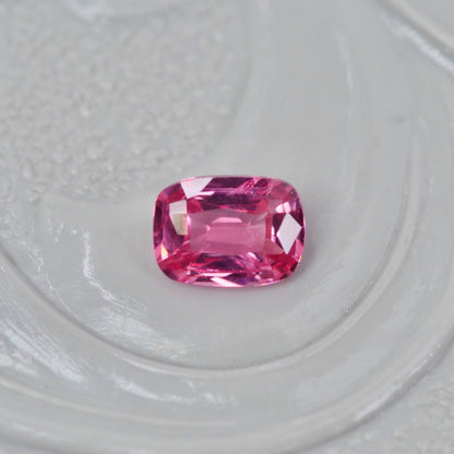 ピンクスピネル 0.17ct クッションカット  4.8mm×3.0mm×1.7mm【MJ2861】