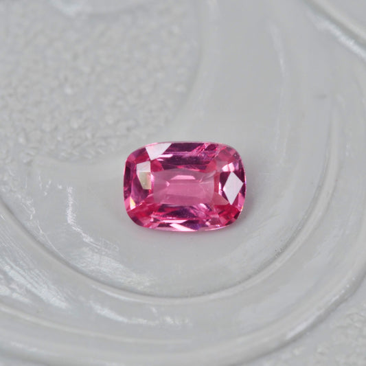 ピンクスピネル 0.17ct クッションカット  4.8mm×3.0mm×1.7mm【MJ2861】