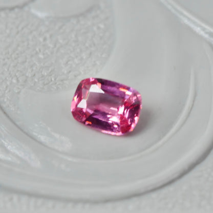 ピンクスピネル 0.17ct クッションカット  4.8mm×3.0mm×1.7mm【MJ2861】