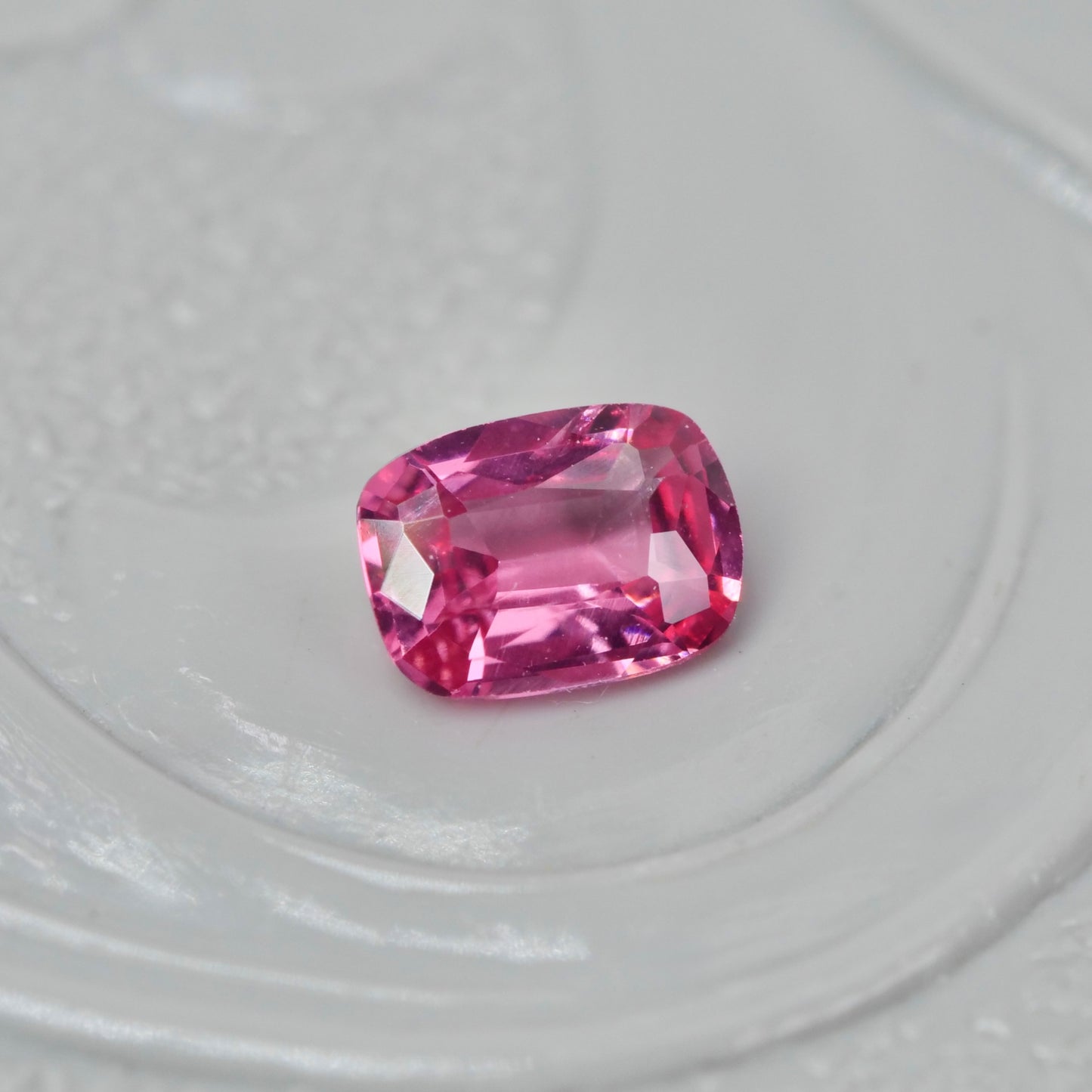 ピンクスピネル 0.17ct クッションカット  4.8mm×3.0mm×1.7mm【MJ2861】
