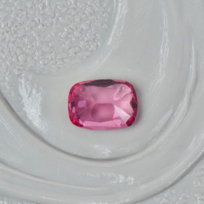 ピンクスピネル 0.17ct クッションカット  4.8mm×3.0mm×1.7mm【MJ2861】