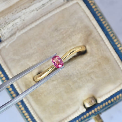 ピンクスピネル 0.17ct クッションカット  4.8mm×3.0mm×1.7mm【MJ2861】