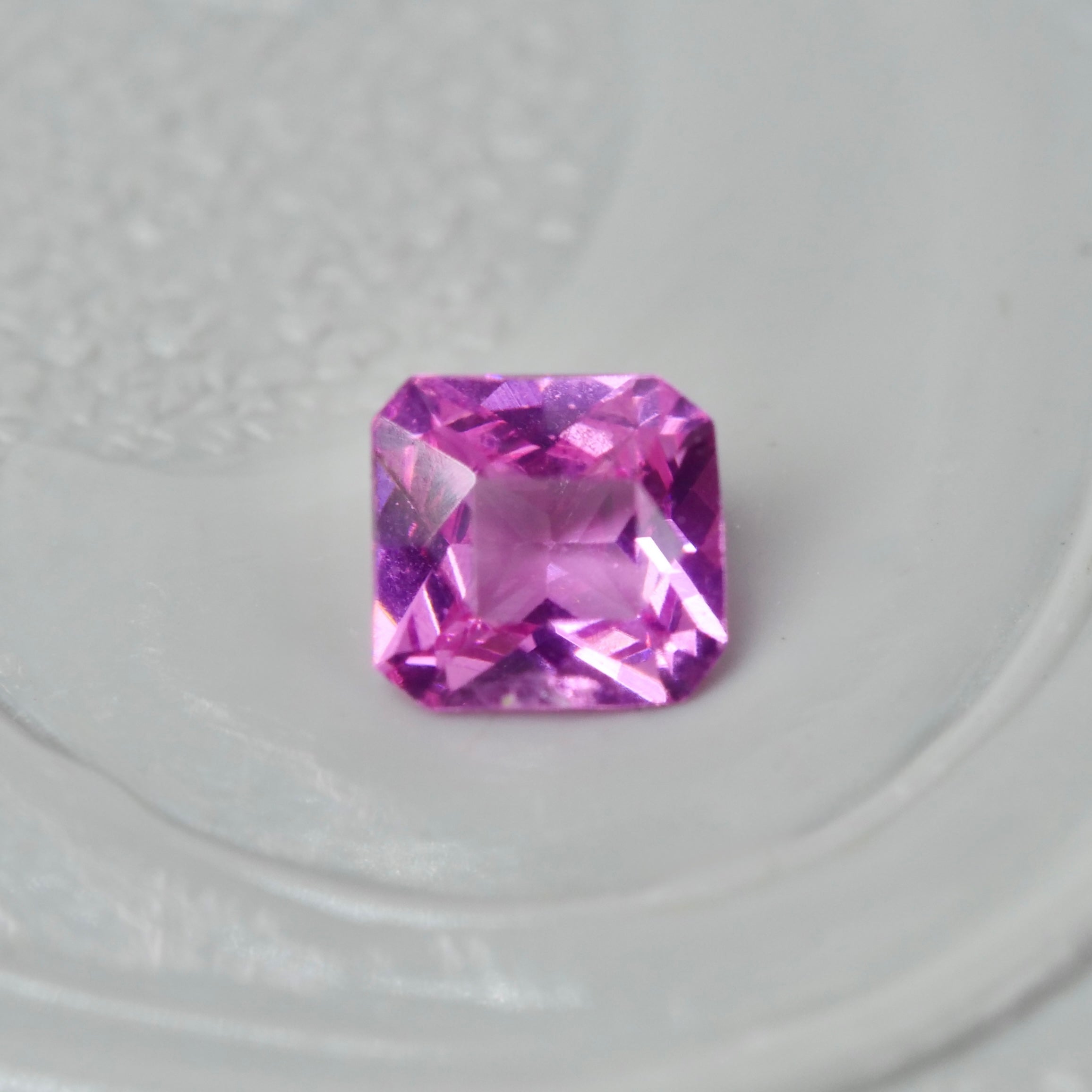 ピンクスピネル 0.14ct エメラルドカット 3.1mm×3.0mm×1.8mm 【MJ2862