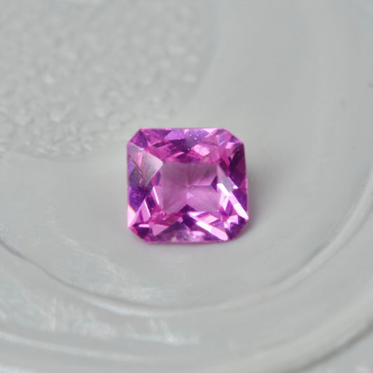 ピンクスピネル 0.14ct エメラルドカット 3.1mm×3.0mm×1.8mm 【MJ2862】