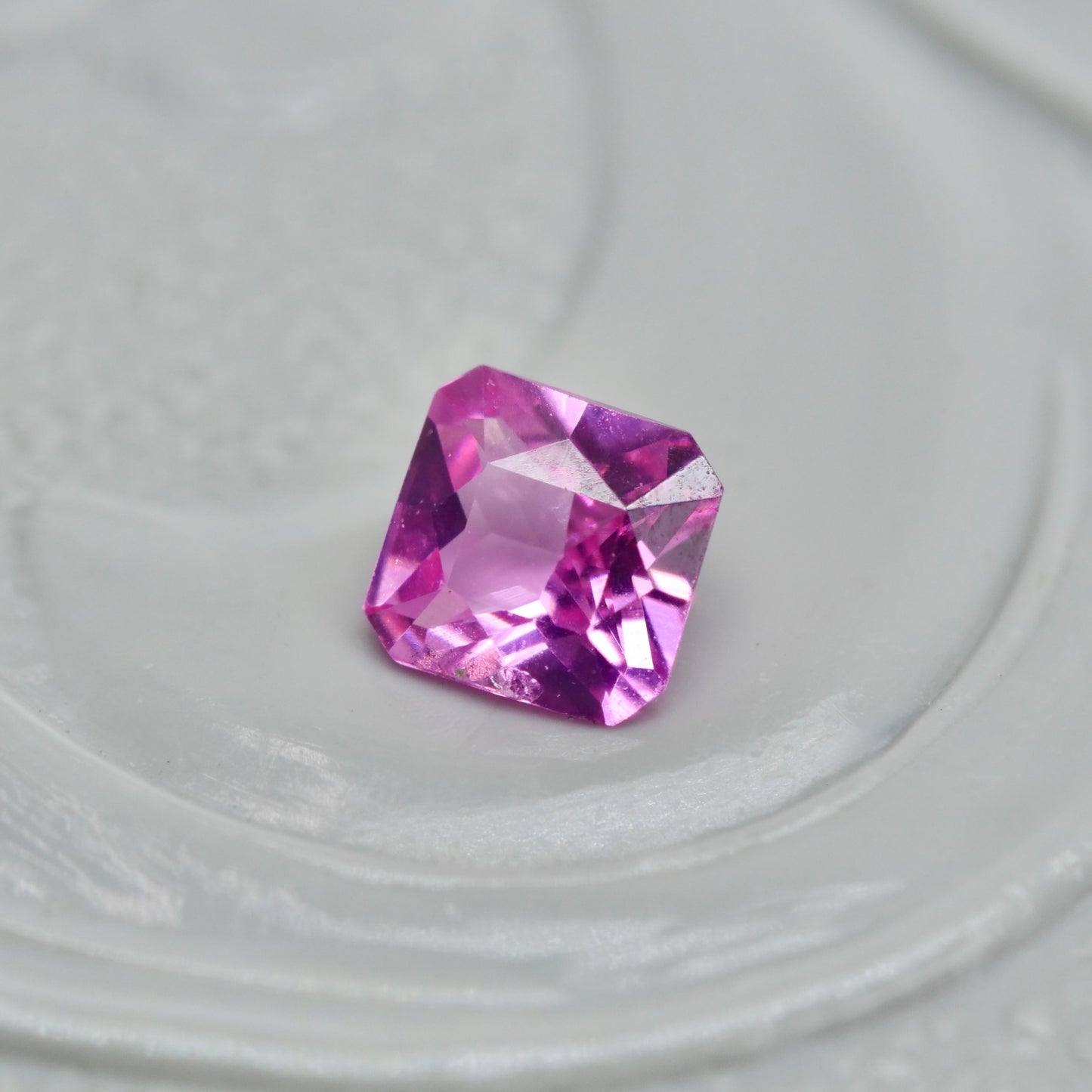 ピンクスピネル 0.14ct エメラルドカット 3.1mm×3.0mm×1.8mm 【MJ2862】