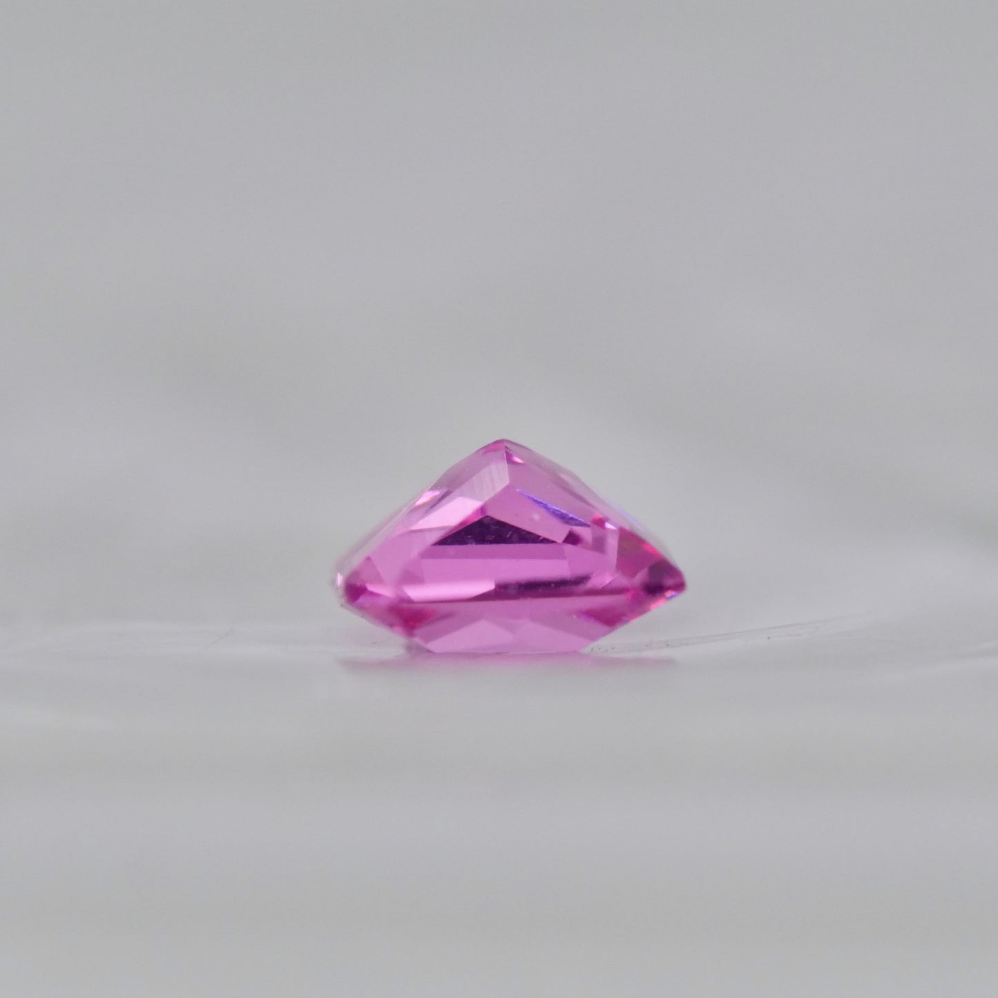 ピンクスピネル 0.14ct エメラルドカット 3.1mm×3.0mm×1.8mm 【MJ2862】