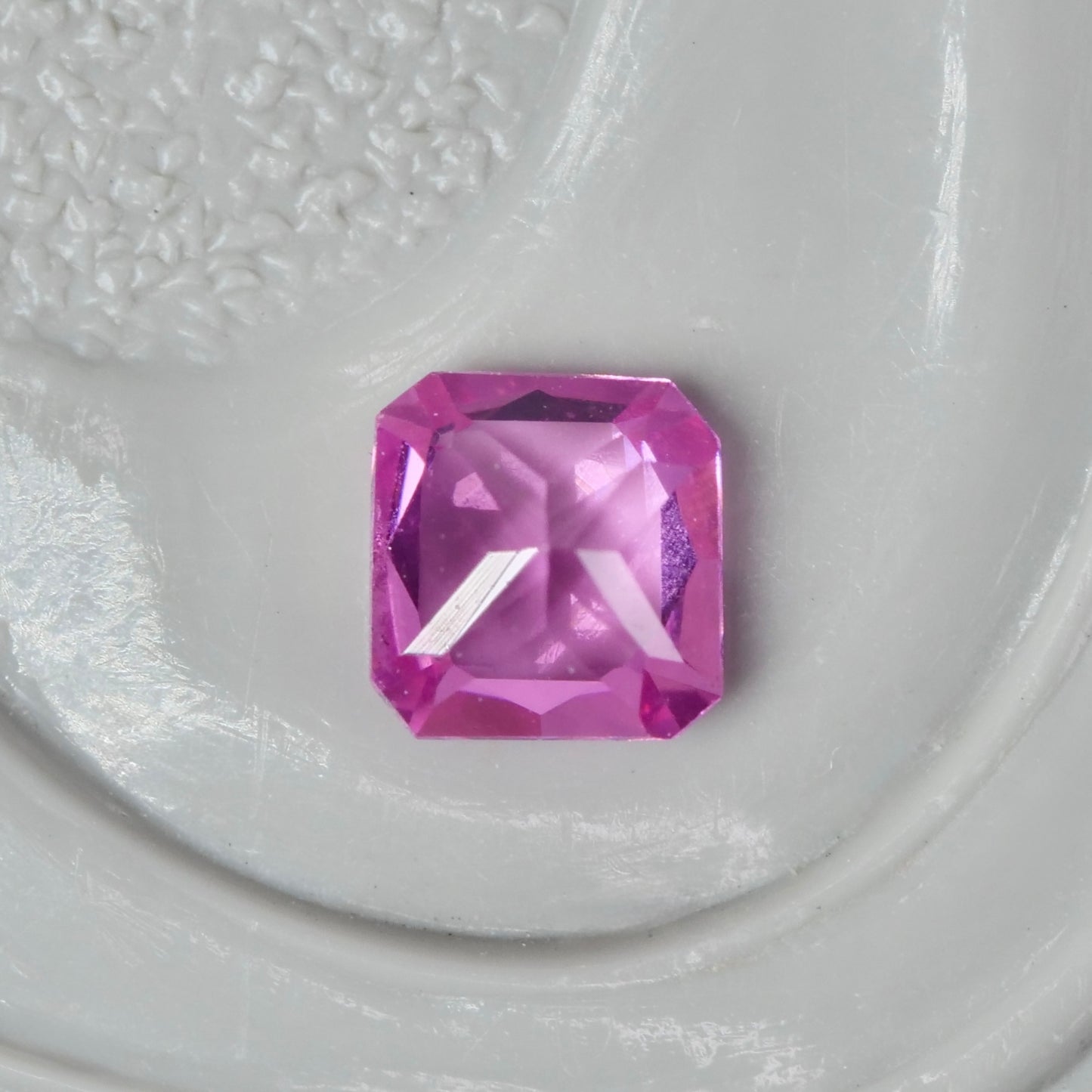 ピンクスピネル 0.14ct エメラルドカット 3.1mm×3.0mm×1.8mm 【MJ2862】