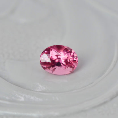 ピンクスピネル 0.15ct オーバルカット  3.4mm×2.6mm×2.3mm【MJ2863】