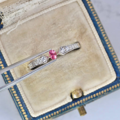 ピンクスピネル 0.15ct オーバルカット  3.4mm×2.6mm×2.3mm【MJ2863】