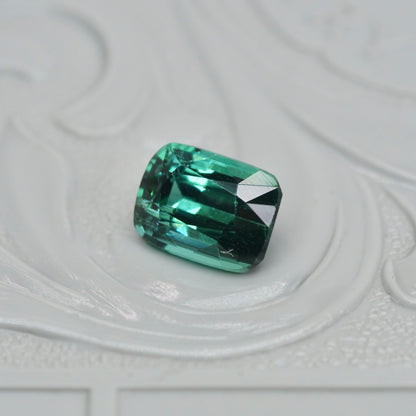 ラグーントルマリン 0.97ct クッションカット 6.4mm×4.8mm×3.9mm 【MJ2907】