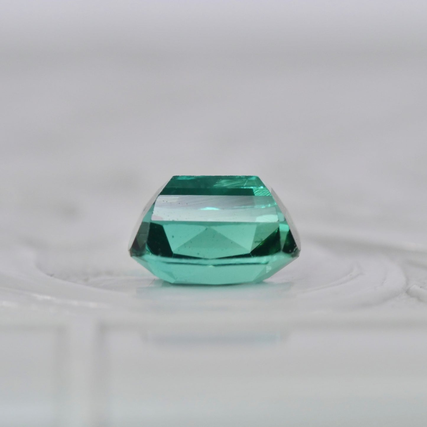 ラグーントルマリン 0.97ct クッションカット 6.4mm×4.8mm×3.9mm 【MJ2907】