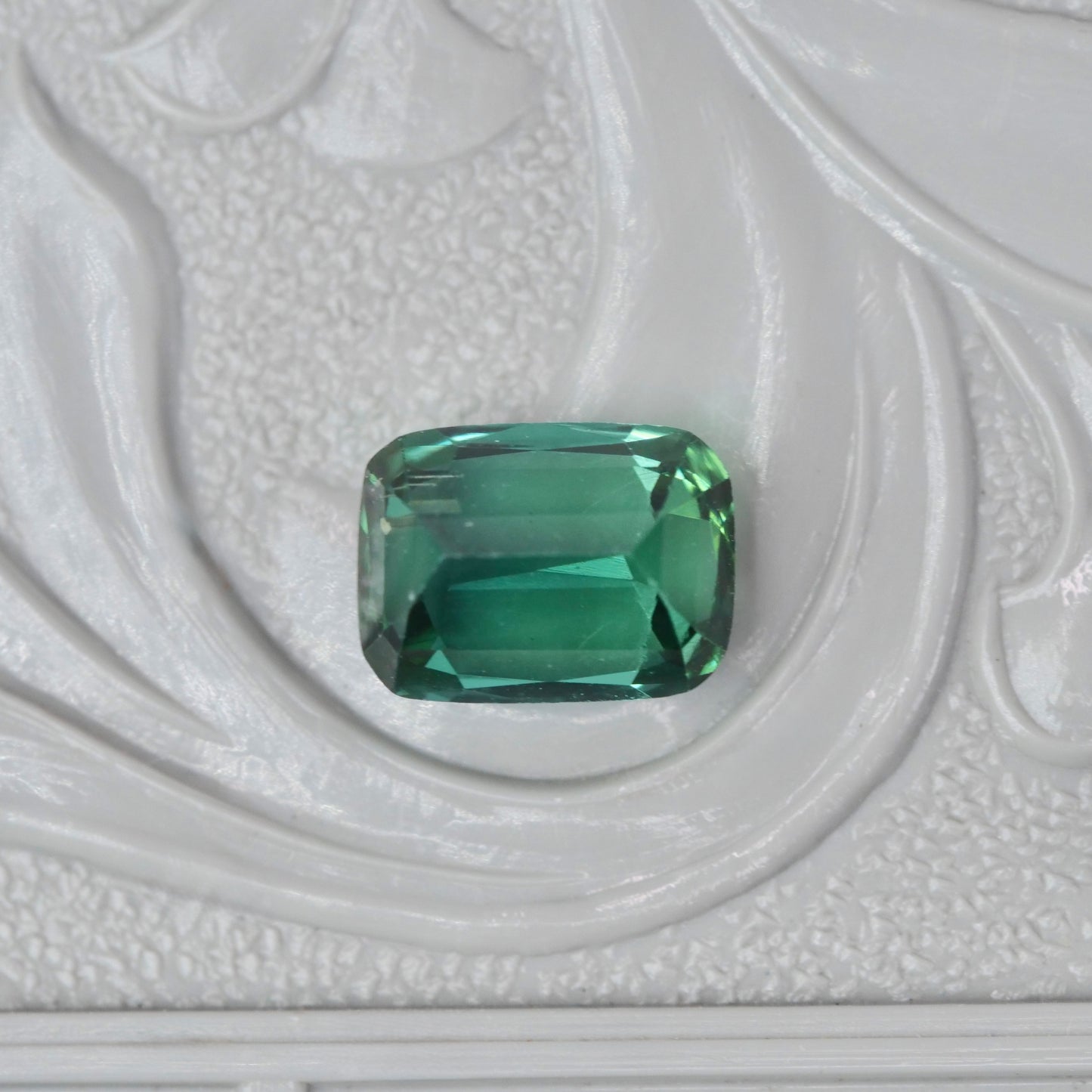 ラグーントルマリン 0.97ct クッションカット 6.4mm×4.8mm×3.9mm 【MJ2907】