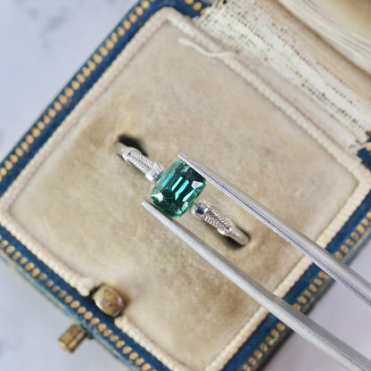 ラグーントルマリン 0.97ct クッションカット 6.4mm×4.8mm×3.9mm 【MJ2907】
