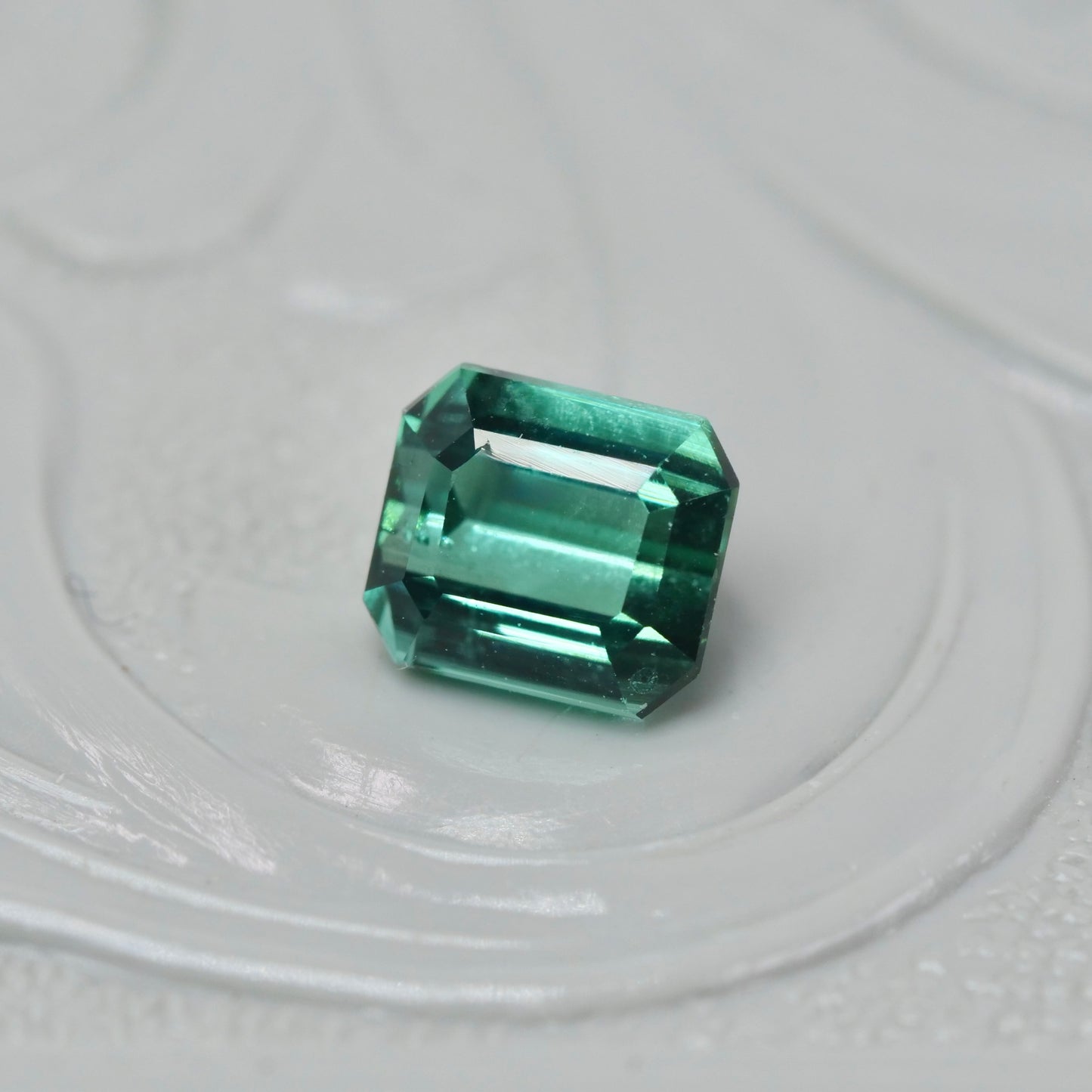 ラグーントルマリン 0.54ct エメラルドカット 4.6mm×4.0mm×3.2mm【MJ2908】