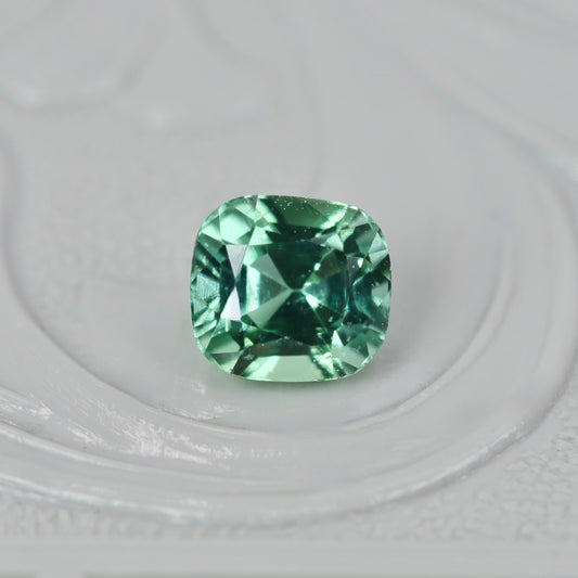 ラグーントルマリン 0.55ct クッションカット 4.7mm×4.3mm×3.7mm 【MJ2909】