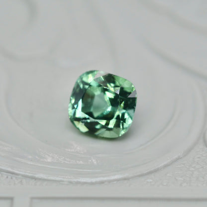 ラグーントルマリン 0.55ct クッションカット 4.7mm×4.3mm×3.7mm 【MJ2909】
