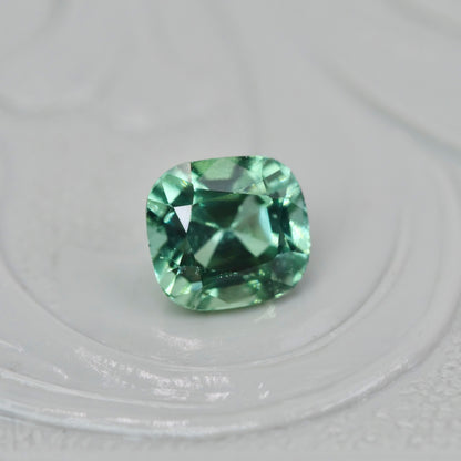 ラグーントルマリン 0.55ct クッションカット 4.7mm×4.3mm×3.7mm 【MJ2909】