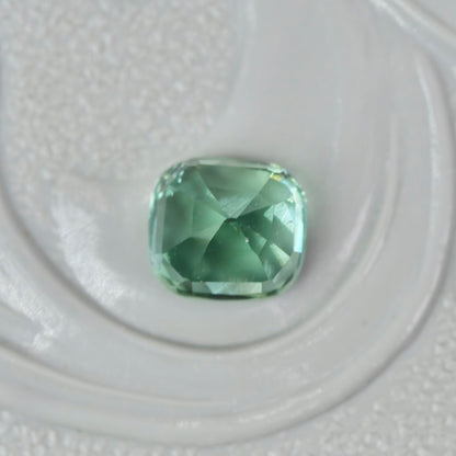 ラグーントルマリン 0.55ct クッションカット 4.7mm×4.3mm×3.7mm 【MJ2909】