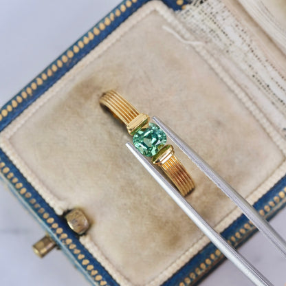 ラグーントルマリン 0.55ct クッションカット 4.7mm×4.3mm×3.7mm 【MJ2909】