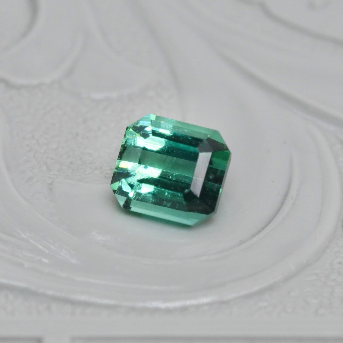 ラグーントルマリン 0.51ct エメラルドカット 4.5mm×4.0mm×3.2mm 【MJ2910】