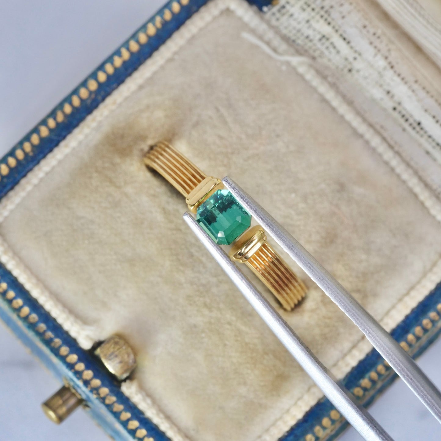 ラグーントルマリン 0.51ct エメラルドカット 4.5mm×4.0mm×3.2mm 【MJ2910】