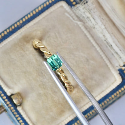 ラグーントルマリン 0.51ct エメラルドカット 4.5mm×4.0mm×3.2mm 【MJ2910】
