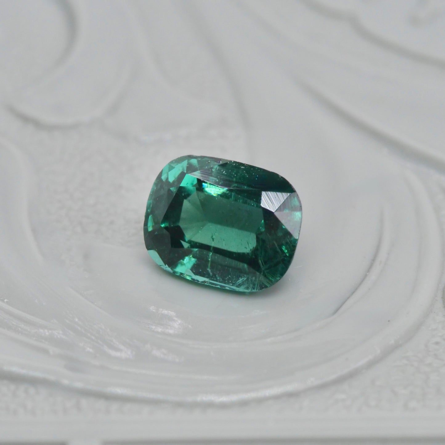 ラグーントルマリン 0.54ct クッションカット 5.4mm×4.2mm×3.0mm 【MJ2911】